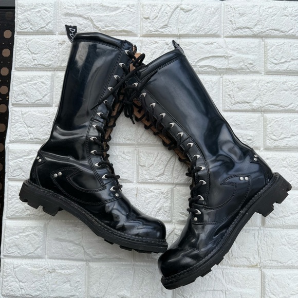 John Fluevog Tall Angels Bill Black Patent leather 12 Eye Combat Boots - Picture 4 of 14